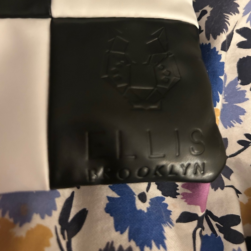 COPY - Ellis Brooklyn Black and White Makeup Bag - Picture 2 of 3